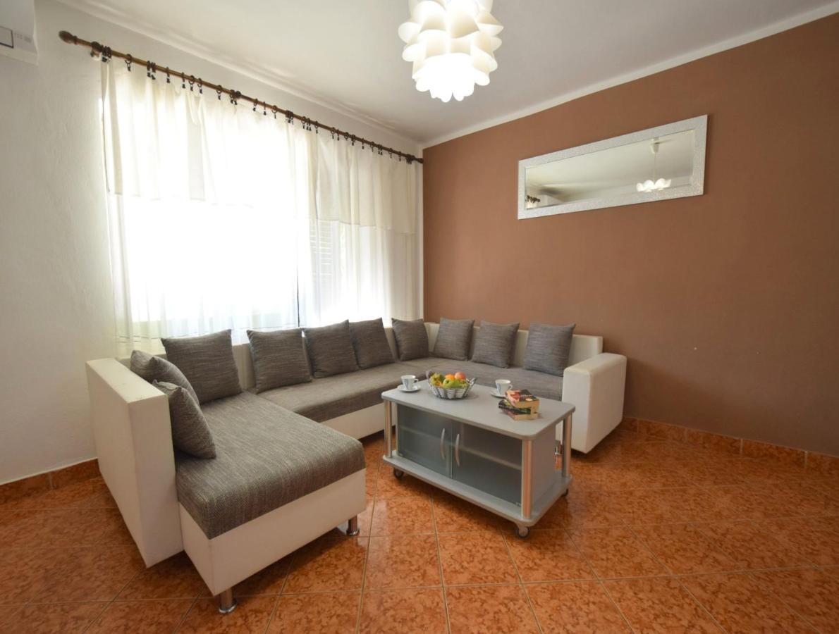 Apartments Blazevic Omišalj Extérieur photo